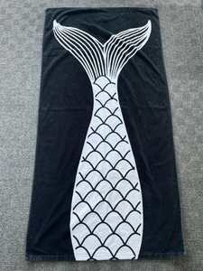 Emily & Meritt Pottery Barn Teen Meerjungfrau Strandtuch schwarz & weiß - Bild 1 von 10