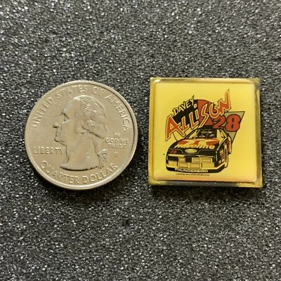 Pinback vintage Davey Allison #28 Texaco Havoline Ford NASCAR #39064 Foto 1 de 2