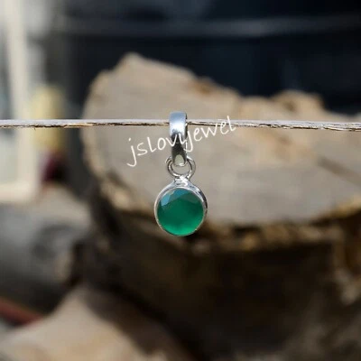 Medallón colgante hecho a mano de plata de ley 925 con piedras preciosas de ónix verde regalo para niños pequeños Foto 1 de 4