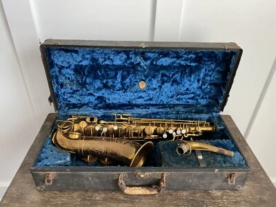 Vintage 1935 Martin Handcraft Standard Low Pitch Alto Saxophone With Orig. Case - Image 1 of 4