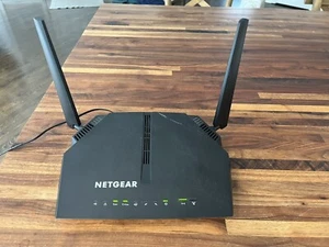 NETGEAR AC1200 Model C6220 - Zdjęcie 1 z 3