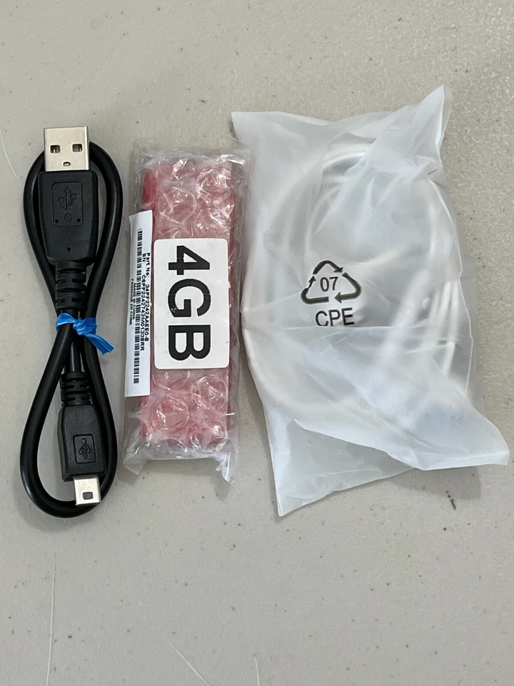 Creative MuVo T100 4 GB Red Digital Media Sport USB Thumb Flash Drive MP3 Player - Image 1 of 4