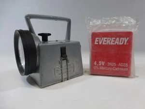 Vintage British Rail BR Railway Torch & Battery - 3 Colour Signal Lamp WORKING. - Picture 1 of 19