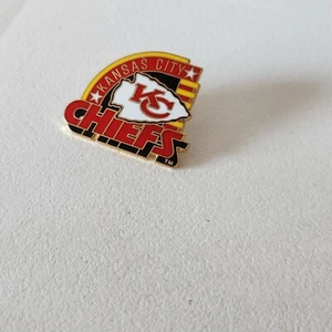 Vintage 1994 NFL Kansas City Chiefs Arrowhead Lapel Hat Jacket Pin - Picture 1 of 6