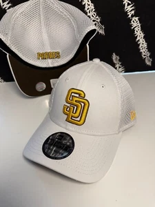 NWT New Era 39Thirty San Diego Padres Wordmark Logo White Flex Fit Hat S/M - Picture 1 of 2