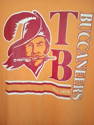 Tampa Bay BUCCANEERS Mens (large) Bucco Bruce Football Tee. 100% Cotton - Image 1 of 4