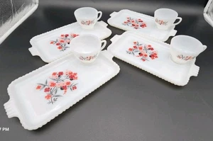 Vintage Anchor Hocking Fire King Primel Milchglas Snack Tablett 4er Set (C) - Bild 1 von 6