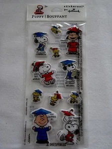 Hallmark Peanuts Snoopy Woodstock Abschluss Puffy Aufkleber 2 Blatt Neu in Verpackung - Bild 1 von 3