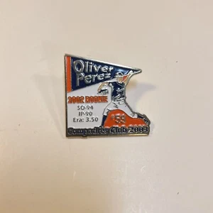 Vintage OLIVER PEREZ 2002 ROOKIE San Diego Padres Baseball Pin Compadres Club - Picture 1 of 2