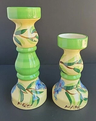 Floreros Gail Pittman LION 2002 verde floral - hechos en EE. UU. - ambos (2) firmados Foto 1 de 4