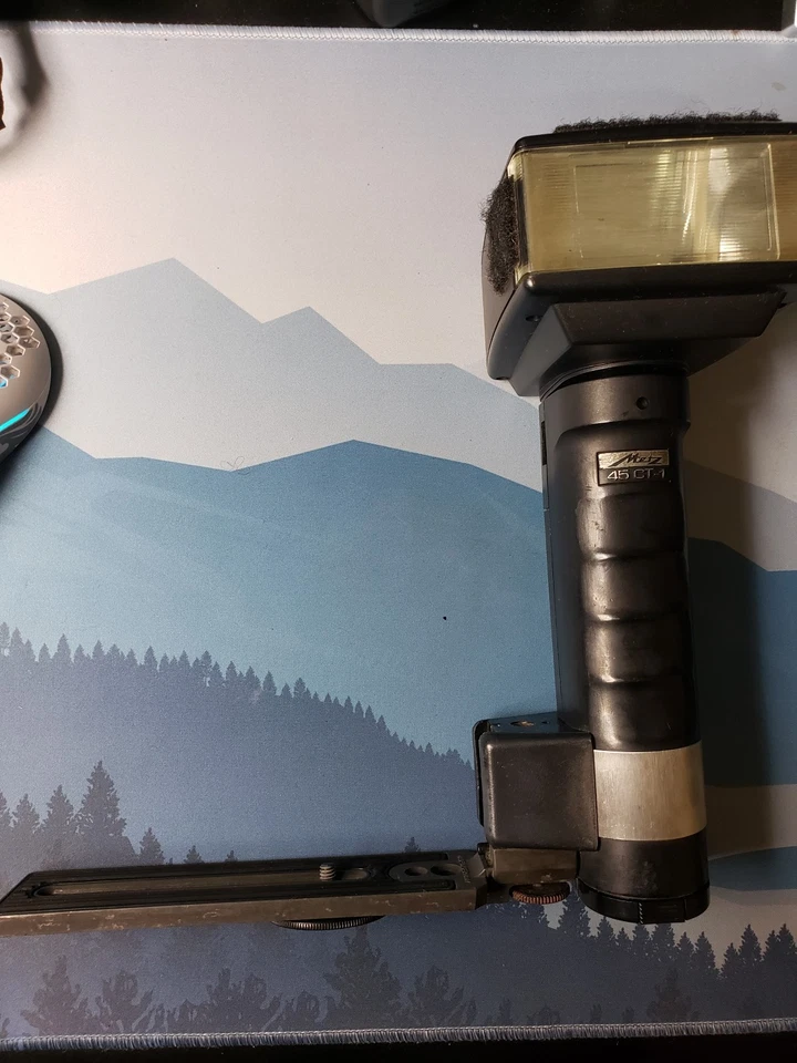 Metz 45 CT-1 Flash With Sync For SLR & Medium Format Film Cameras no CORD Tested - Image 1 of 1