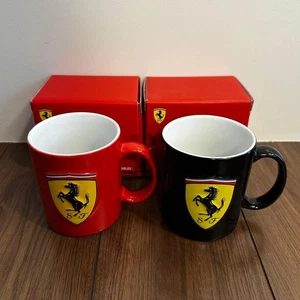 Lot de 2 mugs Ferrari noir et rouge neuf boite peu abîmé H10cm - Photo 1/7