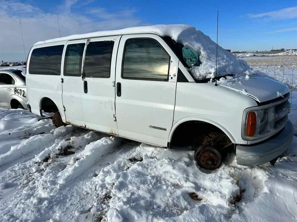Used Front Right Door Assembly Front fits: 2001 Chevrolet Express 2500 van elect Foto 1 de 4