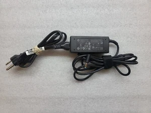 Genuine HP AC Power Adapter 45W 19.5V 2.31A TPN-DA16 741727-001 L25296-003 - Picture 1 of 3