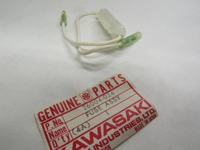 原始设备制造商川崎 1974 - 1975 KZ400 NOS 熔断器连接器 26004-024 — 第 1/2 张图片