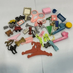 Accesorios y baratijas vintage de Barbie. Tren. Monopoly. Look Cracker Jacks - Imagen 1 de 8