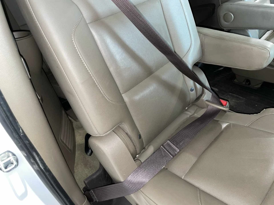 2018 YUKON XL1500 Rear Seatbelt Retractor RH Foto 1 de 1