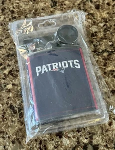 NFL New England Patriots Plastic Hip Flask Collectible With Funnel 7 Oz - Picture 1 of 2