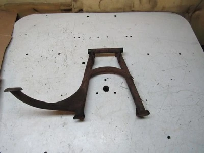 82 83 84 85 86 1986 Honda Magna V65 VF1100C VF1100 soporte central Foto 1 de 3