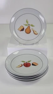 Juego de 5 platos de aperitivo Crate & Barrel Nancy Green Fruit Fromage - Imagen 1 de 10