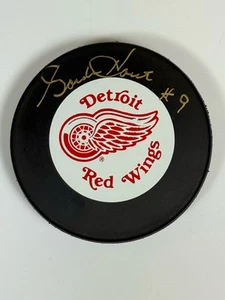 Gordie Howe Detroit Red Wings Signed Auto Hockey Puck HHOF - Autographed w/ Case - Bild 1 von 8