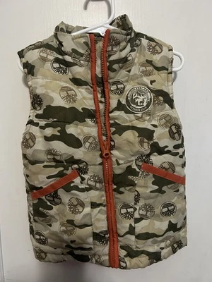 Chaleco acolchado Timberland camuflado y naranja para niños pequeños talla 3T Foto 1 de 3