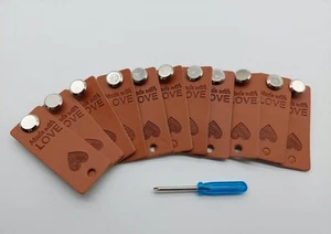 10 St. Etiketten Handmade With Love Schrauben Kunstleder Labels Kleidung Jeans - Bild 1 von 2