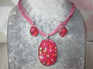 Schmuck-Set, Halskette mit Anhänger und Ohrstecker in rosee-pinkfarben - Bild 1 von 1