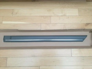 Moldura de carrocería Vauxhall Carlton mk3 artículo genuino GM - Imagen 1 de 8