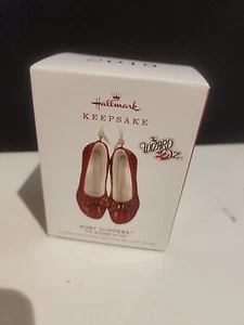 Hallmark Wizard of Oz Ruby Slippers Ornament 2019 - Bild 1 von 3