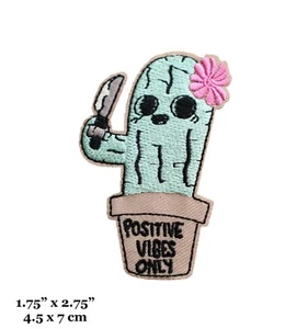 Lindo Cactus Con Cuchillo Vibraciones Positivas Solo Cita Plancha Bordada - Imagen 1 de 2
