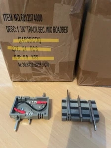 Lionel O #6-12074 FasTrack 1 3/8" sección de pista sin lecho de carretera x 2 - Imagen 1 de 2