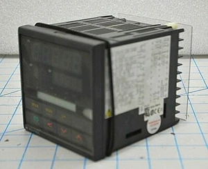 REX-F9010 / RKC TEMPERATURE CONTROLLER / RKC INSTRUMENT INC - Picture 1 of 5