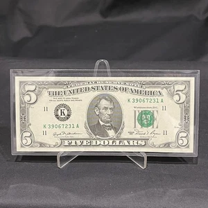 $5 Five Dollar 1981 Federal Reserve Note (UNCIRCULATED) CRISP NOTE - Picture 1 of 3