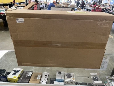 SAMSUNG G55C 32-in Odyssey Curved Gaming Computer LED Monitor - LS32CG552ENXZA - Image 1 of 4