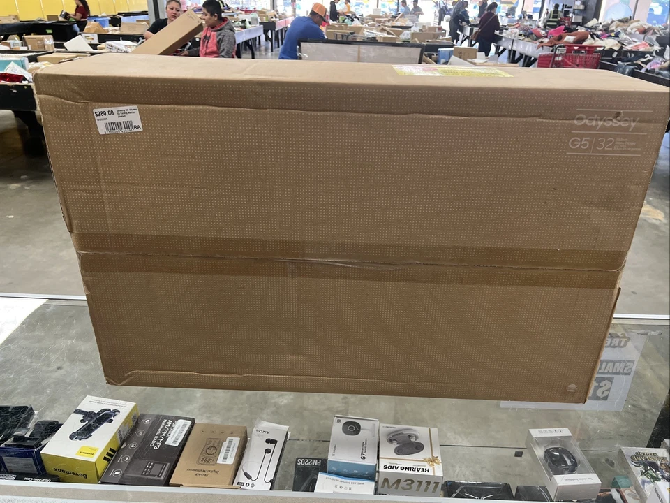 SAMSUNG G55C 32-in Odyssey Curved Gaming Computer LED Monitor - LS32CG552ENXZA - Image 1 of 4