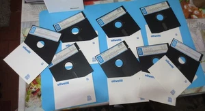 Lot de 8 x disquettes "OLIVETTI MS-DOS" 5,25" 1981 (Objet N° X759) - Zdjęcie 1 z 5