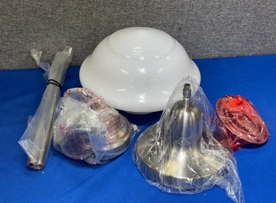 Colgante de níquel satinado y acabado de vidrio blanco - Escuela 8" de ancho por Elk Lighting Foto 1 de 4