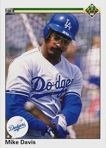 1990 - Upper Deck --- Mike Davis -- Card # 258 --- Los Angeles Dodgers - Picture 1 of 2