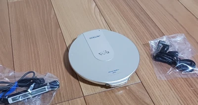 Sony D-NE10 ATRAC/MP3 CD Walkman Tragbarer Player Audio Silber CD-R/RW - Bild 1 von 4