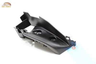 2012 - 2019 年 Land Rover RANGE ROVER EVOQUE 后座左座椅皮带导轨原始设备制造商 — 第 1/4 张图片