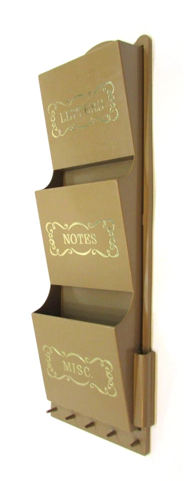 Vintage 1960s Beige Plastic 3 Pocket Letter Note Misc Wall Holder w Key Hook Peg - Image 1 of 4