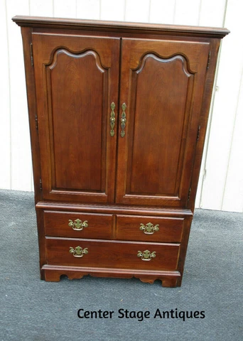 62951  THOMASVILLE Winston Court Cherry High Chest Cover