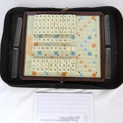 Travel Scrabble Folio Edition Game Zipper Case Crossword HASBRO 2001 - Image 1 of 4