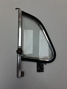 VW Bus 68-79 Front Vent Window left - Picture 1 of 11