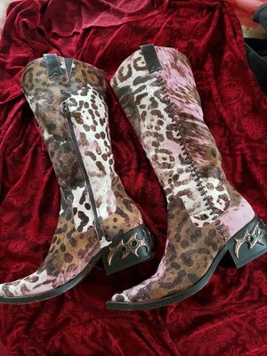 Botas de vaquero Donald J Pliner Couture pelo de pony estampado de anima - rosa/marrón/crema 7M  Foto 1 de 4