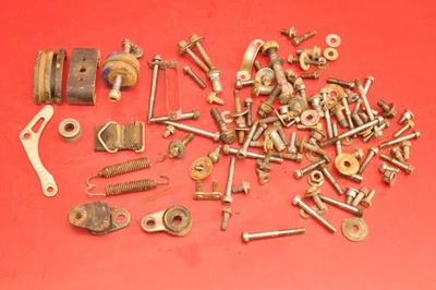 Yamaha YZ125 2014 05-25 carrocería del motor tuerca pernos tubo de escape tanque de gasolina montaje resorte Foto 1 de 4