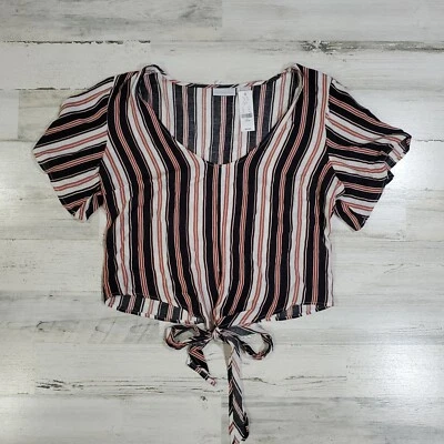 NUEVA Blusa New York & Company Elastizada a Rayas Para Mujer Grande L Corbata Precio de venta sugerido por el fabricante 47 USD Foto 1 de 4