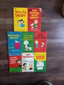Odd lot of 8 vintage Peanuts paperbacks by Charles Schulz - Picture 1 of 1