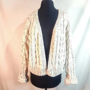 Neu ohne Etikett kuschelweicher M Moon & Madison Chenille-Strick-Cardigan creme-rosa & blaue Büschel - Bild 1 von 8